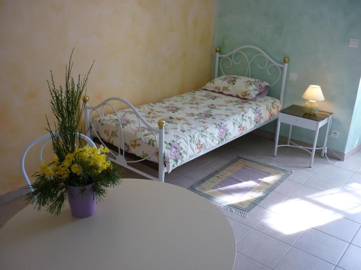 Bed and Breakfast Ferme Du Pigeonnier Montceau-et-Echarnant Exterior foto
